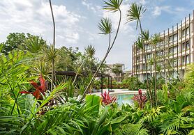 Mistiq Gardens
