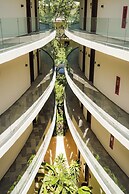 Mistiq Gardens