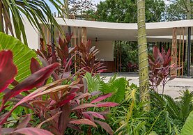 Mistiq Gardens