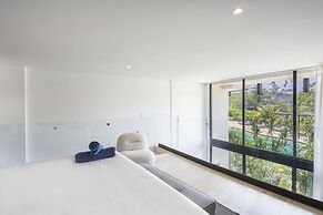 Mistiq Gardens