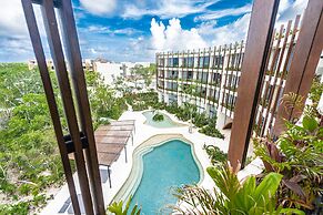 Mistiq Gardens
