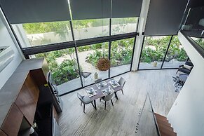 Mistiq Gardens