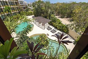 Mistiq Gardens