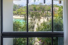 Mistiq Gardens