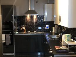 Lovely 3-bed House in Chafford Hundred