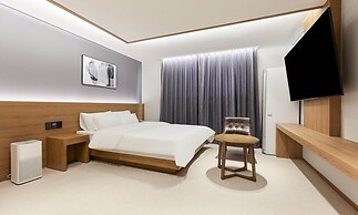 Wonju Central Hotel