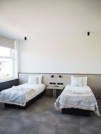Barrys Beach Road Hotel