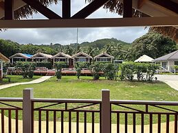 Red Hibiscus Villas