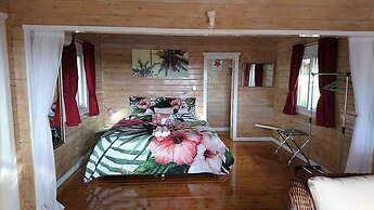 Red Hibiscus Villas