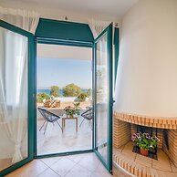 Fluo Seaside Apartment