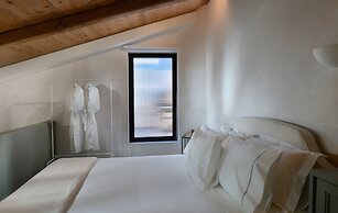 ATHINAIDOS QUARTERS BY K&K