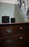 ATHINAIDOS QUARTERS BY K&K