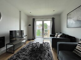 Modern & Comfortable 2BR Apartment