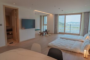C-ONE Island Hotel & Resort Jaeundo 
