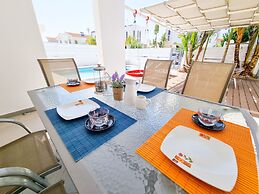 Private Pool Villa Next to the Beach