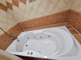Al Faris Suite 2