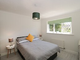 1 Charlotte Close