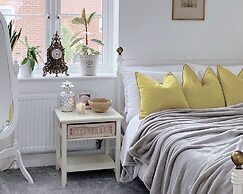 Impeccable 2 Bedroom House in Bicester