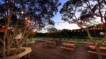 camel hotel resort