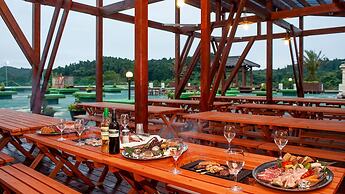 camel hotel resort