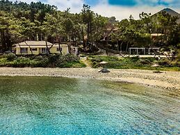 Azzuro Beach House
