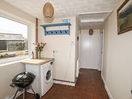 Cwm Ceiliog Annex