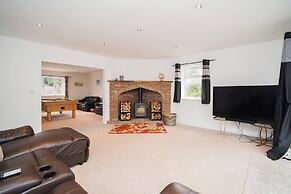 Rent My Spa Home With Pool Table, Hottub and Sauna
