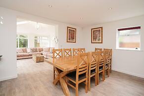 Rent My Spa Home With Pool Table, Hottub and Sauna