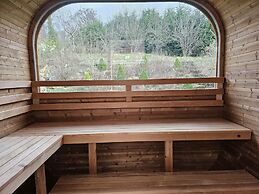Rent My Spa Home With Pool Table, Hottub and Sauna