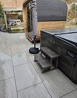 Rent My Spa Home With Pool Table, Hottub and Sauna