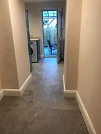 6 Eyre Square Lane