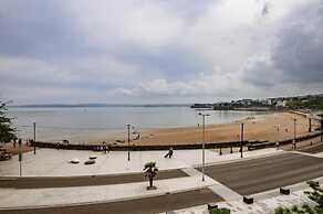Lovely Apartment 1 King 4 Single Beds