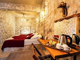 Ala Stone Hotel
