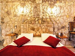 Ala Stone Hotel