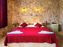 Ala Stone Hotel