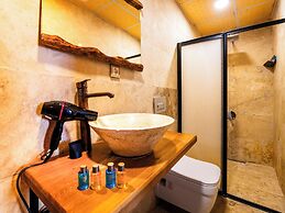 Ala Stone Hotel