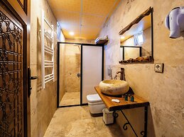 Ala Stone Hotel
