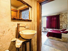 Ala Stone Hotel