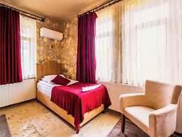 Ala Stone Hotel