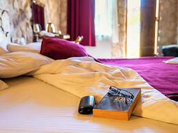 Ala Stone Hotel