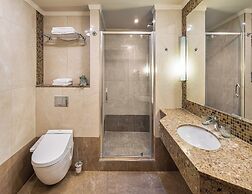 Crown Palace Apartments by Adrez