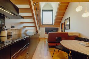 Elegant Downtown Apartment by Vacationy