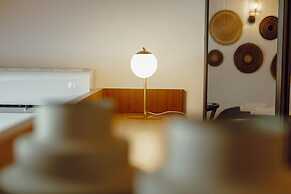 Elegant Downtown Apartment by Vacationy