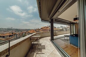 Downtown Penthouse With River View by Vacationy