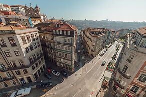 Downtown Penthouse With River View by Vacationy