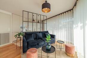 Downtown Penthouse With River View by Vacationy