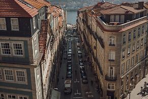 Downtown Penthouse With River View by Vacationy