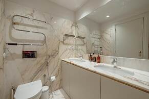 Downtown Penthouse With River View by Vacationy