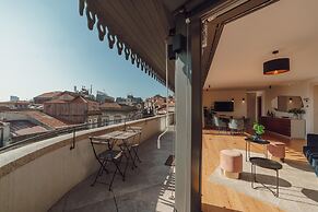 Downtown Penthouse With River View by Vacationy