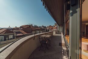 Downtown Penthouse With River View by Vacationy